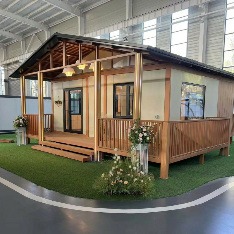 Modernes, erweiterbares 20-Fuß-Containerhaus mit einer schönen Veranda und einem angelegten Garten
