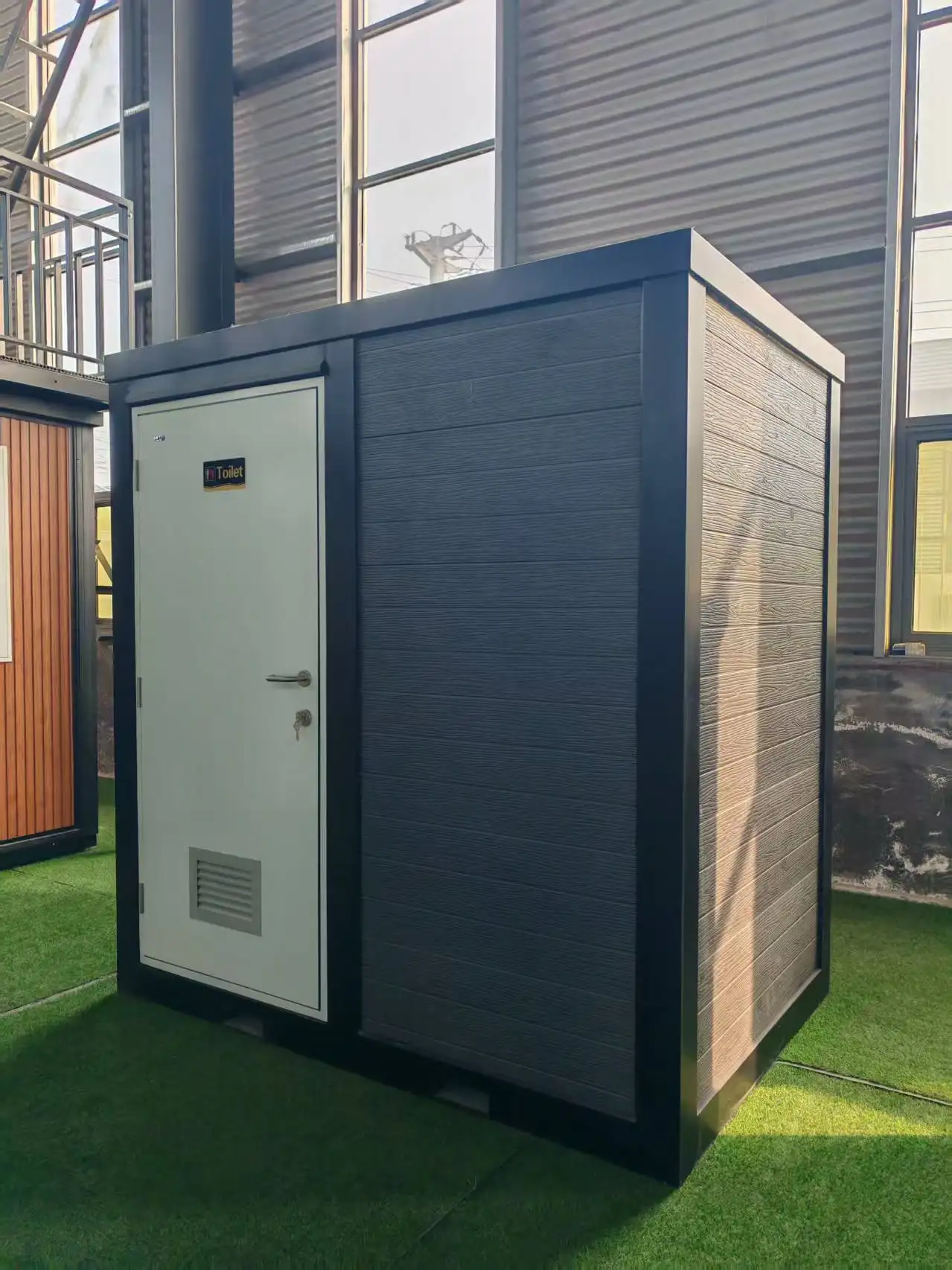 Toilette préfabriquée pour l'exportation