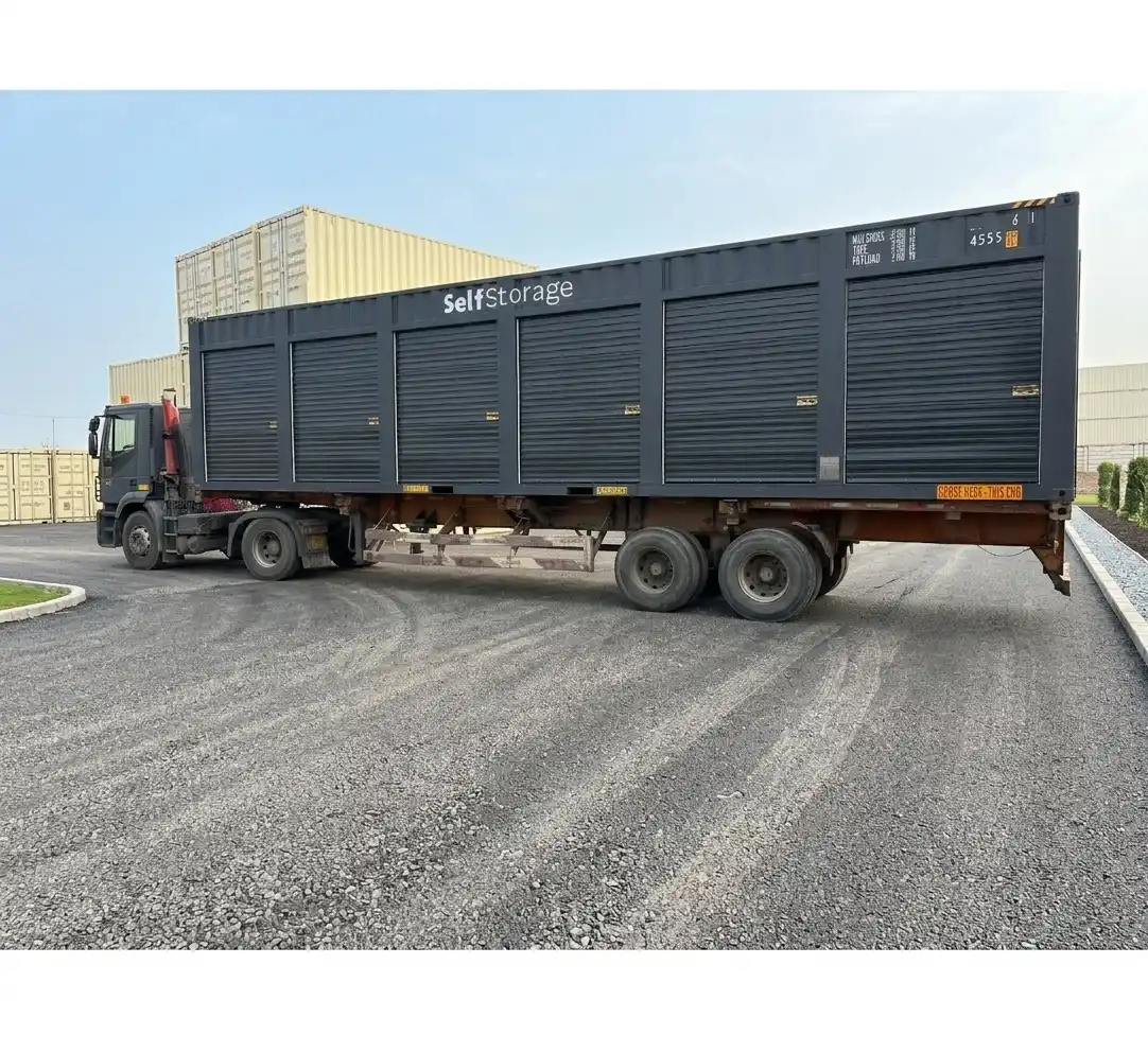 Das Lagercontainer-Lager wird versandt.